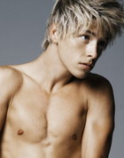 Mitch Hewer : mitch_hewer_1311070934.jpg