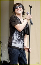 Mitchel Musso : mitchel_musso_1247182982.jpg