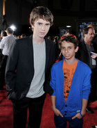 Moises Arias : TI4U_u1257282400.jpg