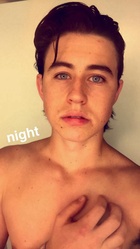 Nash Grier : nash-grier-1430131501.jpg