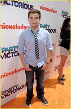 Nathan Kress : nathan_kress_1307376854.jpg