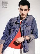 Nicholas Hoult : TI4U_u1149095169.jpg