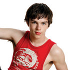 Nicholas Hoult : TI4U_u1149184154.jpg