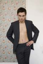 Nicholas Hoult : nicholas_hoult_1259351291.jpg