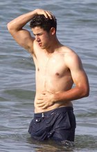 Nick Jonas : nick-jonas-1323832607.jpg