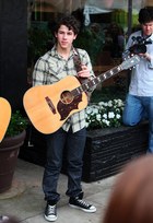 Nick Jonas : nick-jonas-1323884941.jpg