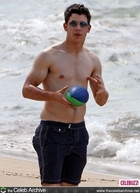 Nick Jonas : nickjonas_1303427070.jpg