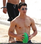 Nick Jonas : nickjonas_1303663399.jpg