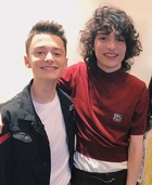 Noah Schnapp : TI4U1648026893.jpg