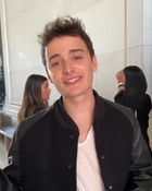 Noah Schnapp : noah-schnapp-1685029422.jpg