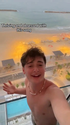 Noah Schnapp : noah-schnapp-1689897656.jpg