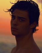 Noah Centineo : noah-centineo-1542154801.jpg