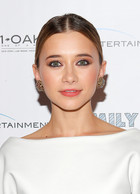 Olesya Rulin : olesya-rulin-1370455440.jpg