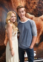 Olivia Holt : TI4U1422381379.jpg