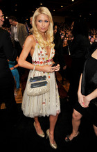 Paris Hilton : parishilton_1260046896.jpg