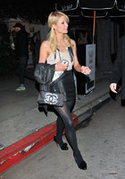 Paris Hilton : parishilton_1263573991.jpg