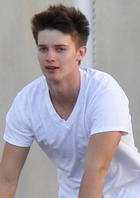 Patrick Schwarzenegger : patrick-schwarzenegger-1313219235.jpg