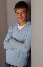 Peyton Meyer : peyton-meyer-1380984751.jpg