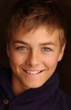 Peyton Meyer : peyton-meyer-1380984777.jpg