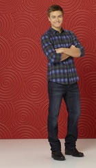 Peyton Meyer : peyton-meyer-1588039045.jpg