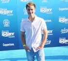 Peyton Meyer : peyton-meyer-1588979878.jpg