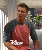 Peyton Meyer : peyton-meyer-1601139158.jpg