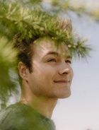 Peyton Meyer : peyton-meyer-1633944302.jpg