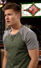 Peyton Meyer : peyton-meyer-1676160016.jpg