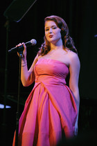 Renee Olstead : reneeolstead_1276183877.jpg