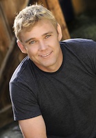 Rick Schroder : rick-schroder-1467492170.jpg