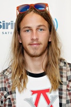 Riley Hawk : riley-hawk-1430242005.jpg