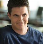 Robbie Amell : robbie-amell-1423509543.jpg