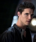 Robbie Amell : robbie-amell-1423509795.jpg