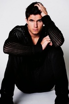 Robbie Amell : robbie-amell-1425146391.jpg