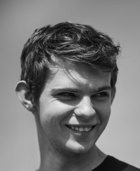 Robbie Kay : robbie-kay-1569345602.jpg