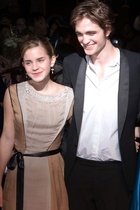 Robert Pattinson : TI4U1426110302.jpg