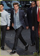 Robert Pattinson : robert-pattinson-1320936546.jpg