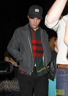 Robert Pattinson : robert-pattinson-1353257377.jpg