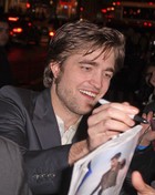 Robert Pattinson : robert-pattinson-1364247396.jpg