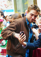 Robert Pattinson : robert-pattinson-1365620977.jpg