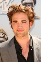 Robert Pattinson : robert-pattinson-1371406014.jpg