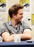 Robert Pattinson : robert-pattinson-1379802650.jpg