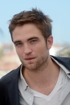 Robert Pattinson : robert-pattinson-1379802675.jpg