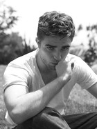 Robert Pattinson : robert-pattinson-1379803058.jpg