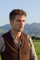 Robert Pattinson : robert-pattinson-1379803455.jpg