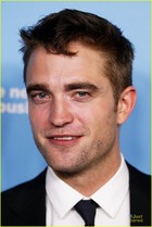 Robert Pattinson : robert-pattinson-1402240672.jpg