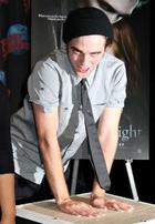 Robert Pattinson : robert_pattinson_1235594669.jpg