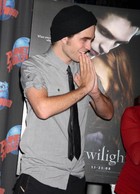 Robert Pattinson : robert_pattinson_1258911490.jpg