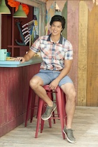 Ross Butler : ross-butler-1494988829.jpg