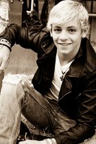 Ross Lynch : ross-lynch-1378835667.jpg